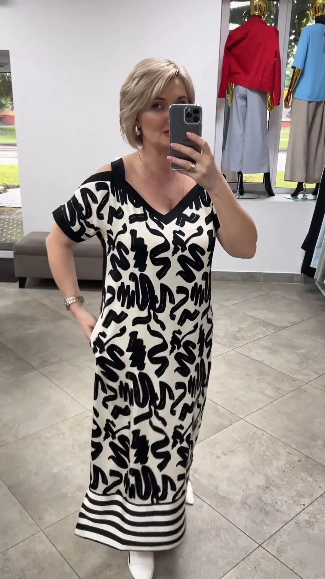 Rochie Fashionabilă cu Guler în V și Respirabilitate