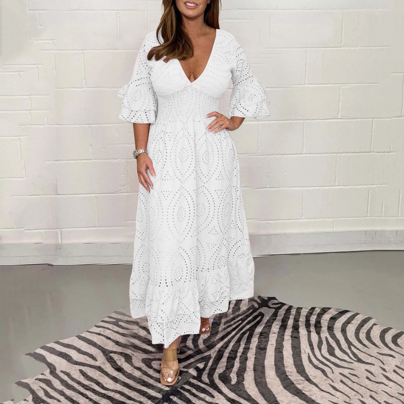 Selene – Abito Lungo Elegante con Scollo a V e Maniche Svasate